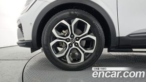 Renault-KoreaSamsung XM3 1.6 E-TECH Inspire 2023 года из Южной Кореи