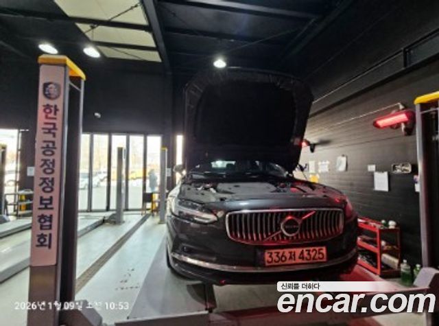 Volvo S90 B6 AWD Inscription 2022 года из Кореи