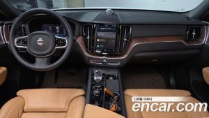 Volvo XC60 B5 Ultra Bright 2025 года из Южной Кореи