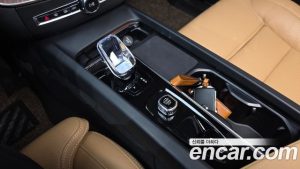 Volvo XC60 B5 Ultra Bright 2025 года из Южной Кореи