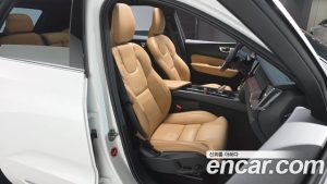 Volvo XC60 B5 Ultra Bright 2025 года из Южной Кореи