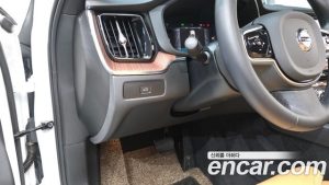 Volvo XC60 B5 Ultra Bright 2025 года из Южной Кореи