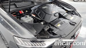 Audi Q8 55 TFSI 4WD Premium 2023 года из Южной Кореи