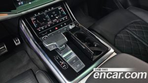 Audi Q8 55 TFSI 4WD Premium 2023 года из Южной Кореи