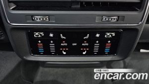 Audi Q8 55 TFSI 4WD Premium 2023 года из Южной Кореи