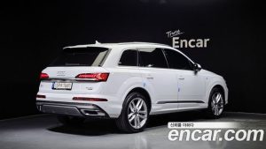 Audi Q7 45 TDI 4WD Premium 2023 года из Южной Кореи