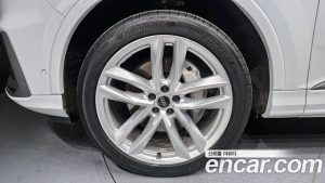 Audi Q7 45 TDI 4WD Premium 2023 года из Южной Кореи