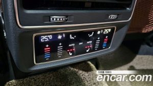 Audi Q7 45 TDI 4WD Premium 2023 года из Южной Кореи