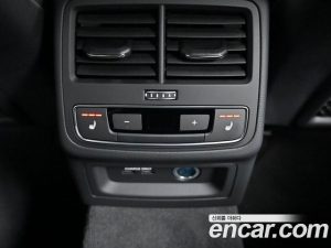 Audi A4 35 TDI Premium 2023 года из Южной Кореи