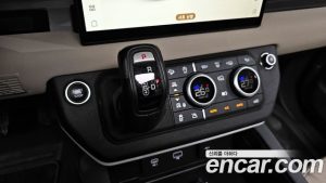 Land Rover Defender 90 D250 SE 2023 года из Южной Кореи