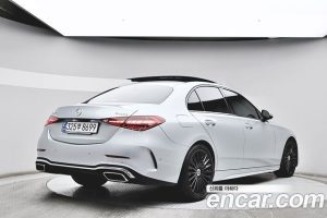 Mercedes-Benz C-Class C300 4MATIC AMG Line 2023 года из Южной Кореи