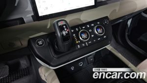 Land Rover Defender 110 D250 SE 2024 года из Южной Кореи