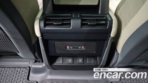 Land Rover Defender 110 D250 SE 2024 года из Южной Кореи