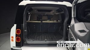 Land Rover Defender 110 D250 SE 2024 года из Южной Кореи