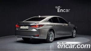 Lexus ES Luxury Plus 2023 года из Южной Кореи