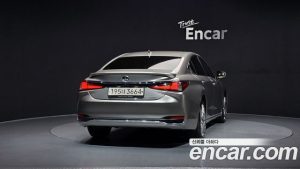 Lexus ES Luxury Plus 2023 года из Южной Кореи