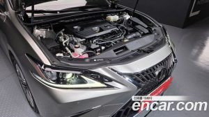 Lexus ES Luxury Plus 2023 года из Южной Кореи
