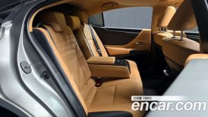 Lexus ES Luxury Plus 2023 года из Южной Кореи