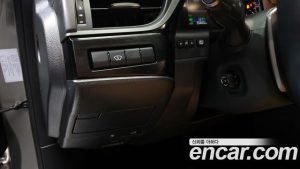 Lexus ES Luxury Plus 2023 года из Южной Кореи
