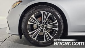 Mercedes-Benz E-Class E200 Avantgarde 2024 года из Южной Кореи