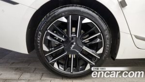 Kia K8 Signature 2025 года из Южной Кореи