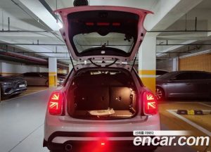 Mini Cooper CLASSIC 2023 года из Южной Кореи