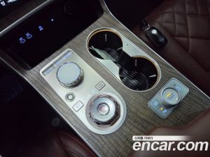 Genesis GV80 2.5T Бензин AWD 2024 года из Южной Кореи