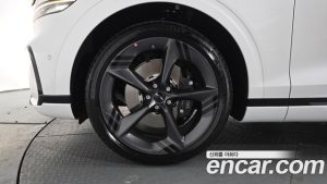 Genesis GV70 2.5T Бензин AWD 2025 года из Южной Кореи