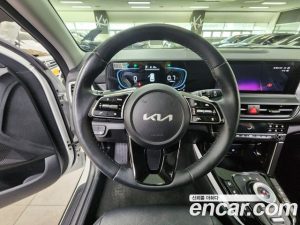 Kia Seltos Бензин 1.6 Turbo 2WD 2024 года из Южной Кореи