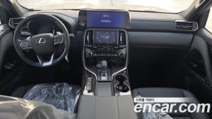 Lexus LX 700h Luxury 2025 года из Южной Кореи