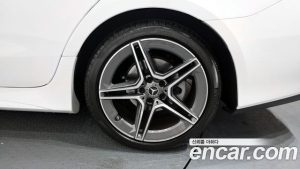 Mercedes-Benz CLS-Class CLS300d 4MATIC 2023 года из Южной Кореи