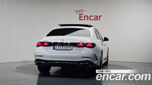 Mercedes-Benz E-Class E300 4MATIC AMG Line 2024 года из Южной Кореи