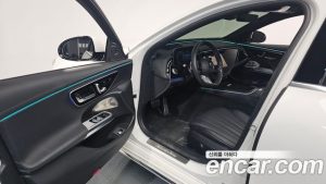 Mercedes-Benz E-Class E300 4MATIC AMG Line 2024 года из Южной Кореи