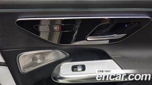 Mercedes-Benz E-Class E300 4MATIC AMG Line 2024 года из Южной Кореи