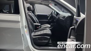 Volkswagen Tiguan 2.0 TDI Prestige 2023 года из Южной Кореи