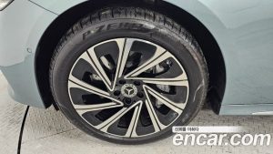 Mercedes-Benz E-Class E350e 4MATIC 2025 года из Южной Кореи