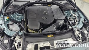 Mercedes-Benz E-Class E350e 4MATIC 2025 года из Южной Кореи