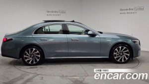 Mercedes-Benz E-Class E350e 4MATIC 2025 года из Южной Кореи