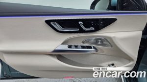 Mercedes-Benz E-Class E350e 4MATIC 2025 года из Южной Кореи