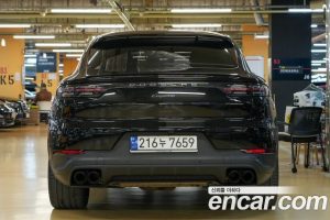Porsche Cayenne 3.0 Coupe 2023 года из Южной Кореи