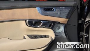 Volvo XC90 T8 Ultra темный HYBRID 2026 года из Южной Кореи