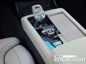 Volvo XC90 T8 Ultra темный HYBRID 2026 года из Южной Кореи