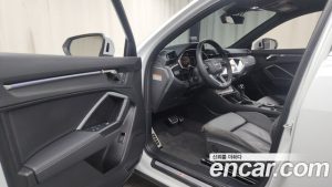 Audi Q3 35 TDI Premium Sportback 2023 года из Южной Кореи