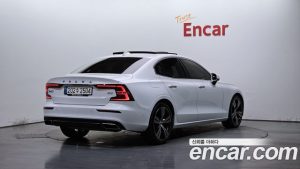 Volvo S60 B5 Inscription 2022 года из Южной Кореи