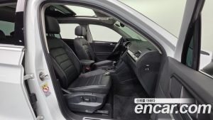 Volkswagen Tiguan 2.0 TDI Prestige 2023 года из Южной Кореи