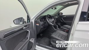 Volkswagen Tiguan 2.0 TDI Prestige 2023 года из Южной Кореи