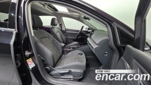 Volkswagen Golf 2.0 TDI Prestige 2023 года из Южной Кореи
