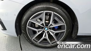 BMW 5-Series 520i M Sport 2024 года из Южной Кореи