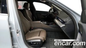 BMW 5-Series 520i M Sport 2024 года из Южной Кореи
