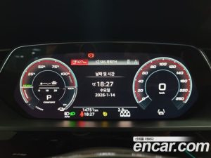 Audi Q8 e-tron 55 4WD 2024 года из Южной Кореи